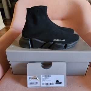 VERY RARE - BALENCIAGA - ALL BLK 2.0 LT SPEEDERS  - E40